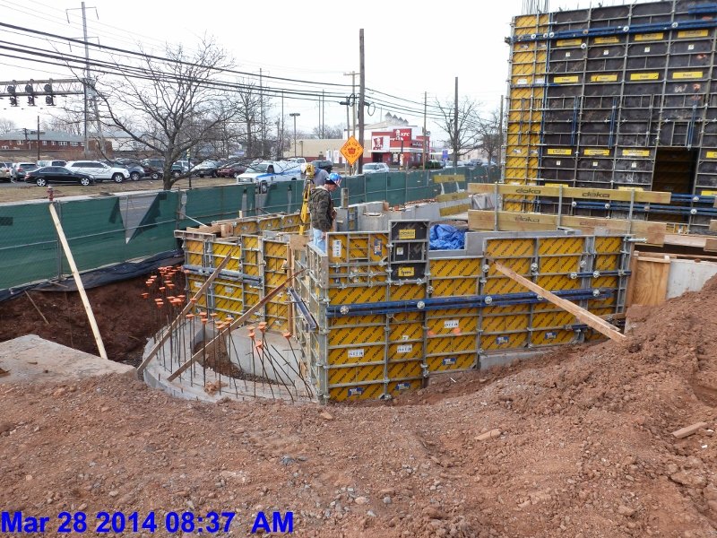 Closing up the wall forms at Monumental Stairs Facing South-West(800x600)